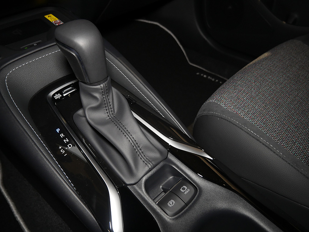 Fahrzeugansicht TOYOTA Corolla 2.0 Hybrid Teamplayer - Bild 13