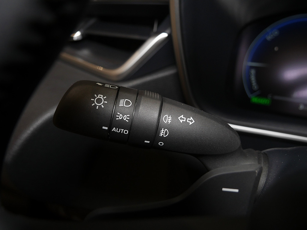 Fahrzeugansicht TOYOTA Corolla 2.0 Hybrid Teamplayer - Bild 18