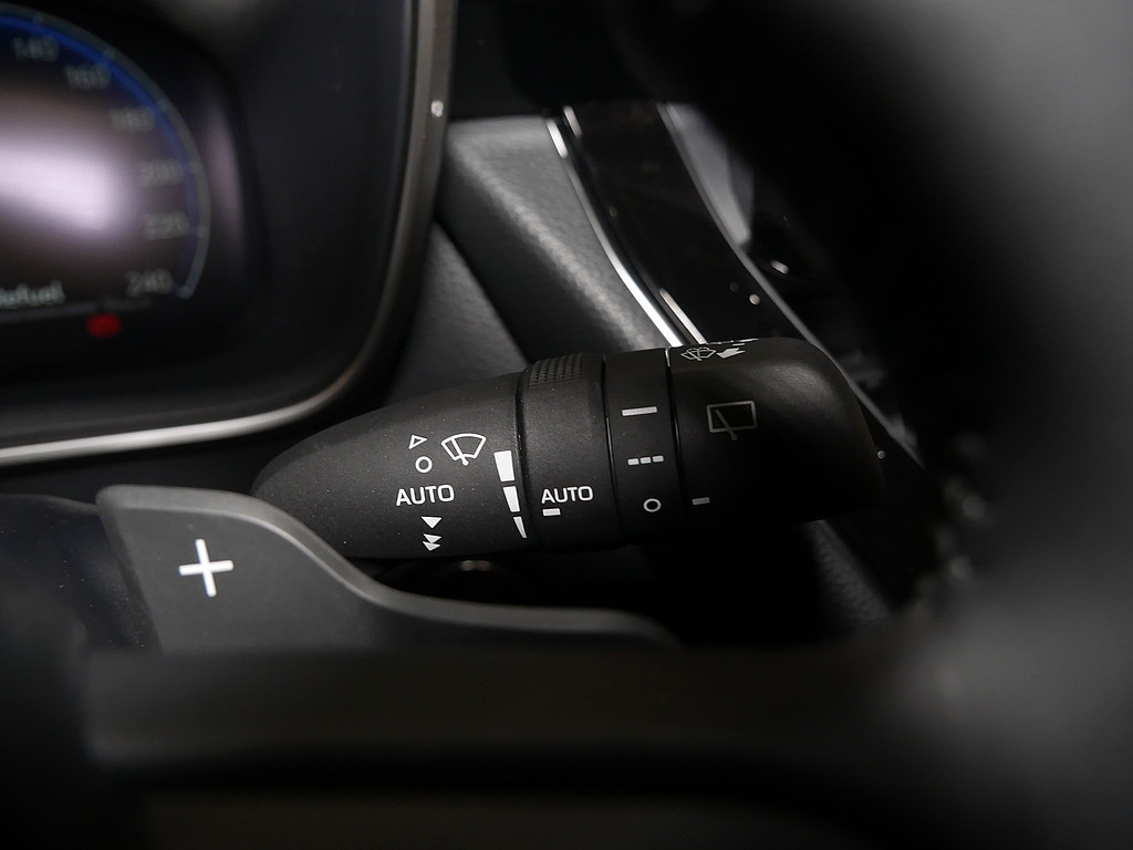 Fahrzeugansicht TOYOTA Corolla 2.0 Hybrid Teamplayer - Bild 19