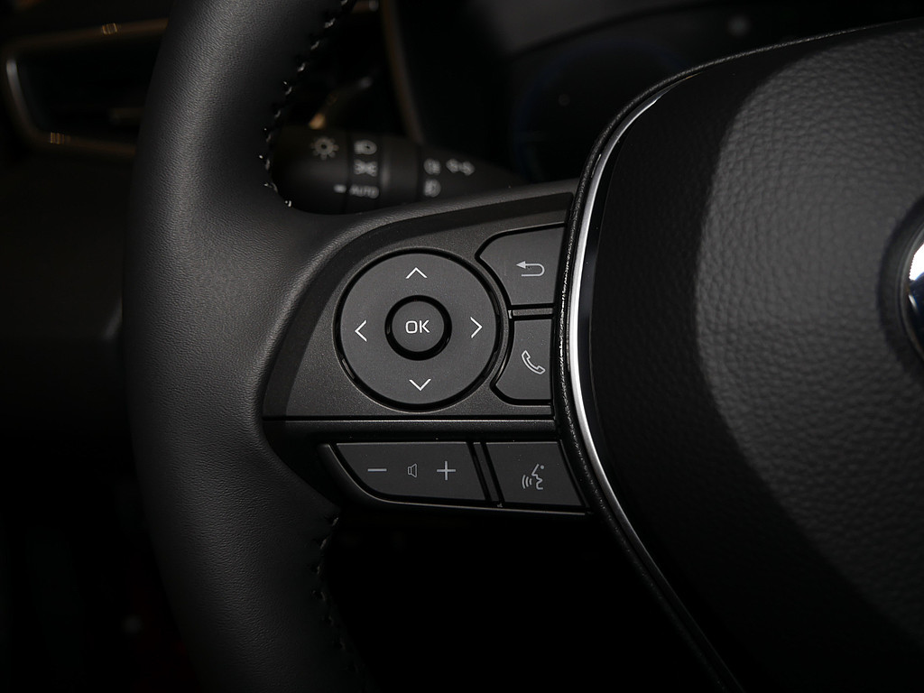 Fahrzeugansicht TOYOTA Corolla 2.0 Hybrid Teamplayer - Bild 20