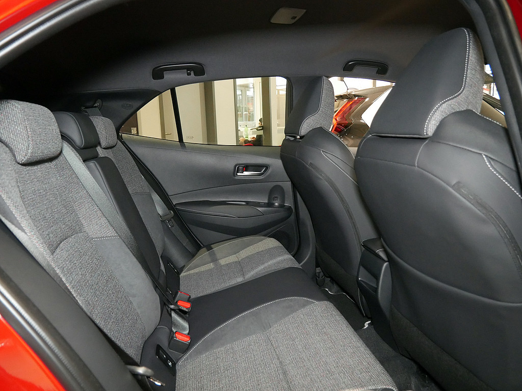 Fahrzeugansicht TOYOTA Corolla 2.0 Hybrid Teamplayer - Bild 29