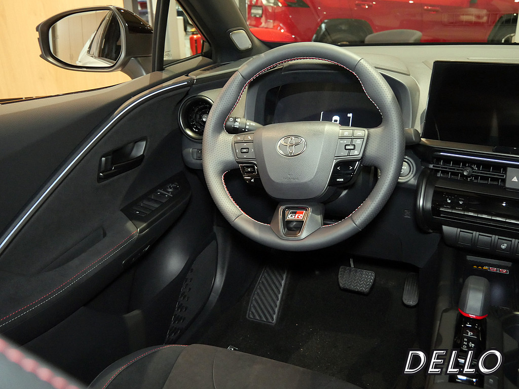 Fahrzeugansicht TOYOTA C-HR 2.0 Plug-In Hybrid FWD GR Sport - Bild 2