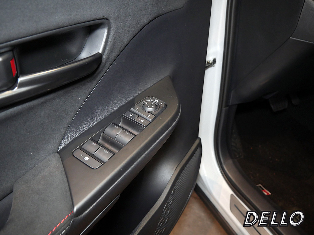 Fahrzeugansicht TOYOTA C-HR 2.0 Plug-In Hybrid FWD GR Sport - Bild 10