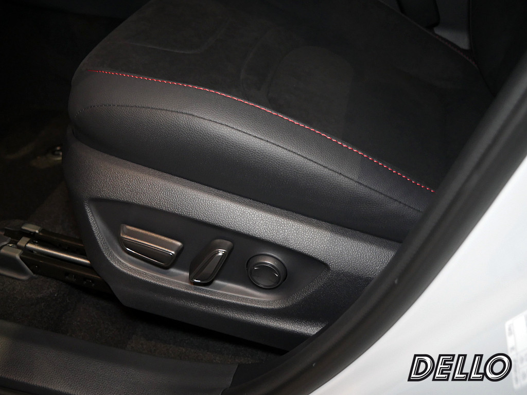 Fahrzeugansicht TOYOTA C-HR 2.0 Plug-In Hybrid FWD GR Sport - Bild 11