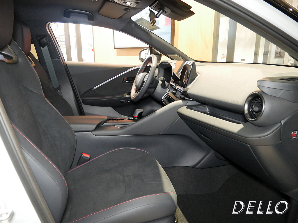 Fahrzeugansicht TOYOTA C-HR 2.0 Plug-In Hybrid FWD GR Sport - Bild 32