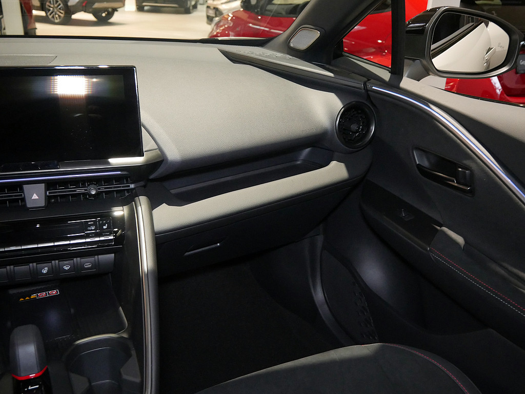 Fahrzeugansicht TOYOTA C-HR 2.0 Plug-In Hybrid FWD GR Sport - Bild 3