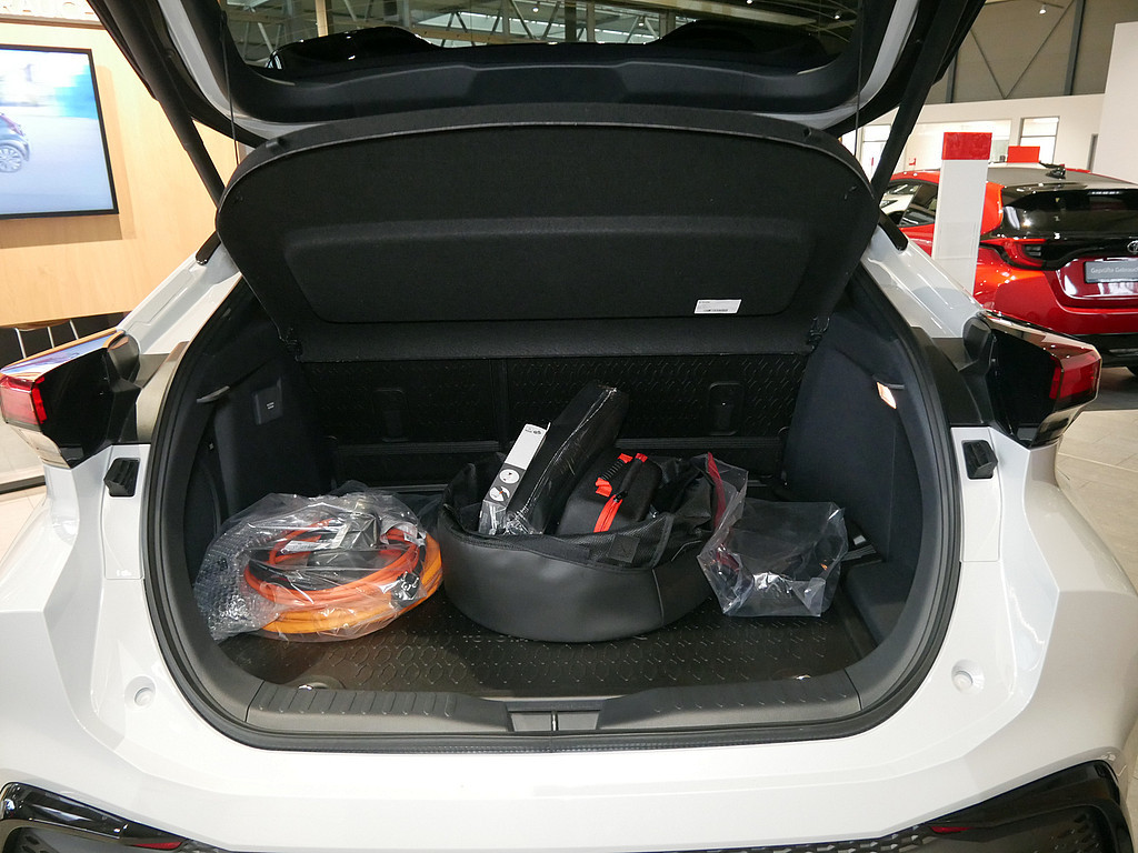 Fahrzeugansicht TOYOTA C-HR 2.0 Plug-In Hybrid FWD GR Sport - Bild 7