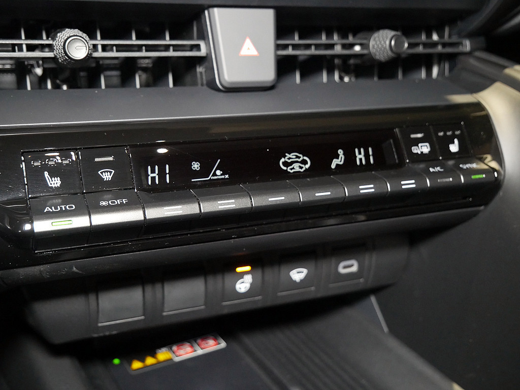 Fahrzeugansicht TOYOTA C-HR 2.0 Plug-In Hybrid FWD GR Sport - Bild 19