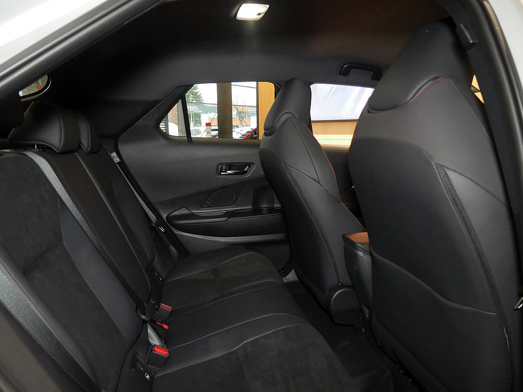 Fahrzeugansicht TOYOTA C-HR 2.0 Plug-In Hybrid FWD GR Sport - Bild 34