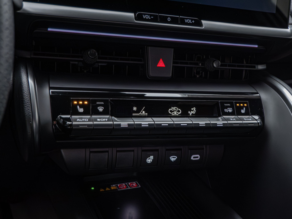 Fahrzeugansicht TOYOTA C-HR 2.0 Plug-In Hybrid FWD GR Sport - Bild 18