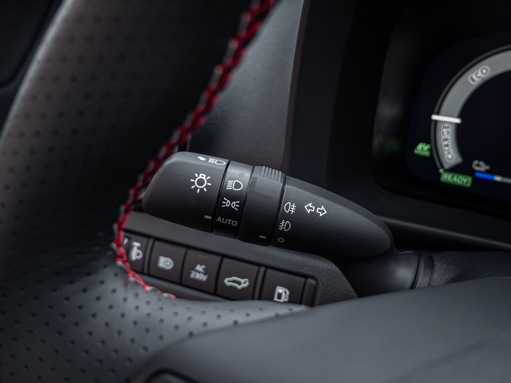 Fahrzeugansicht TOYOTA C-HR 2.0 Plug-In Hybrid FWD GR Sport - Bild 27