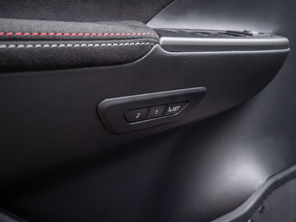 Fahrzeugansicht TOYOTA C-HR 2.0 Plug-In Hybrid FWD GR Sport - Bild 41