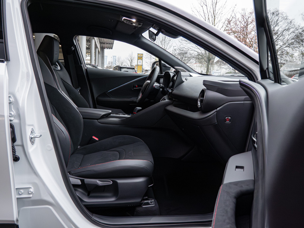 Fahrzeugansicht TOYOTA C-HR 2.0 Plug-In Hybrid FWD GR Sport - Bild 4