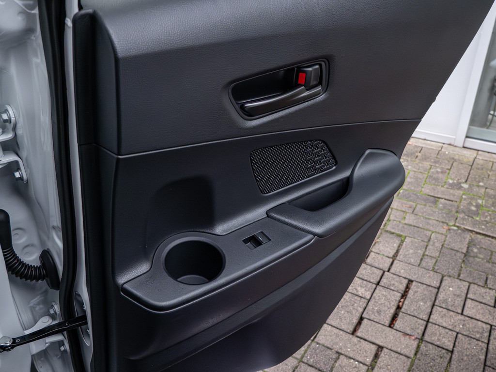 Fahrzeugansicht TOYOTA C-HR 2.0 Plug-In Hybrid FWD GR Sport - Bild 9