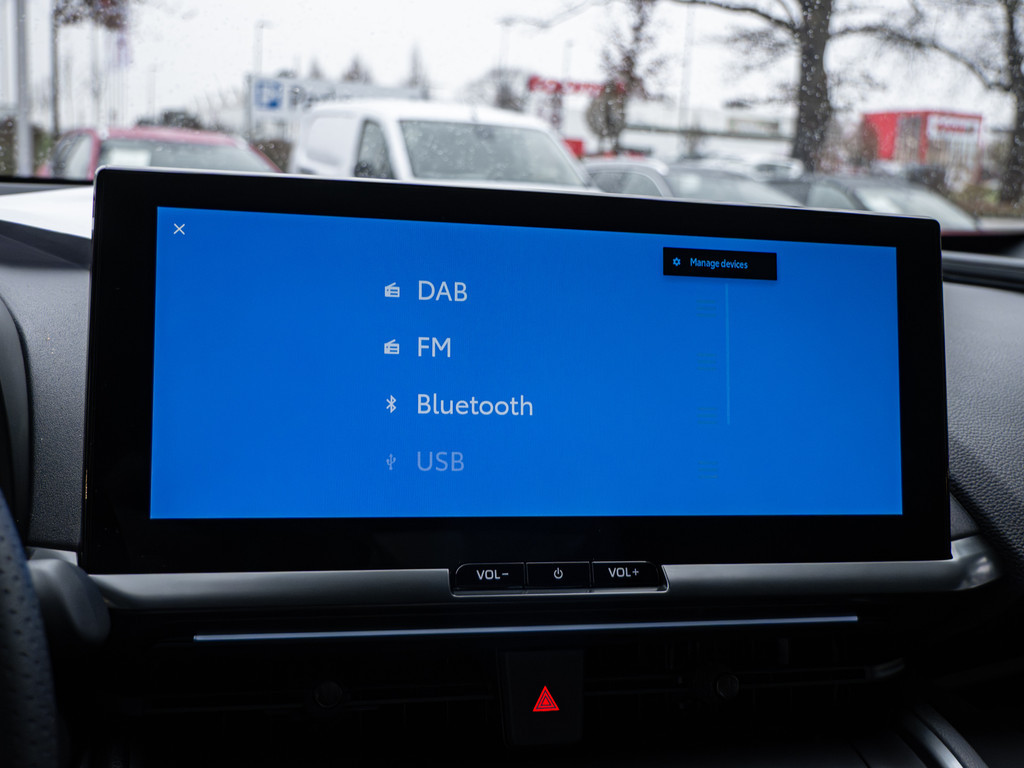 Fahrzeugansicht TOYOTA C-HR 2.0 Plug-In Hybrid FWD GR Sport - Bild 13