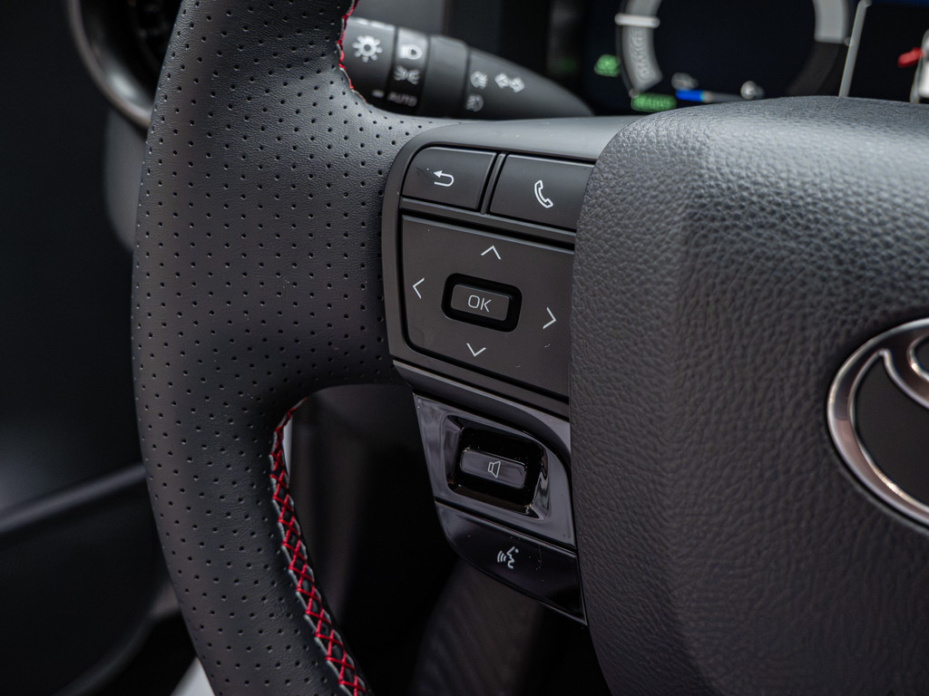 Fahrzeugansicht TOYOTA C-HR 2.0 Plug-In Hybrid FWD GR Sport - Bild 31