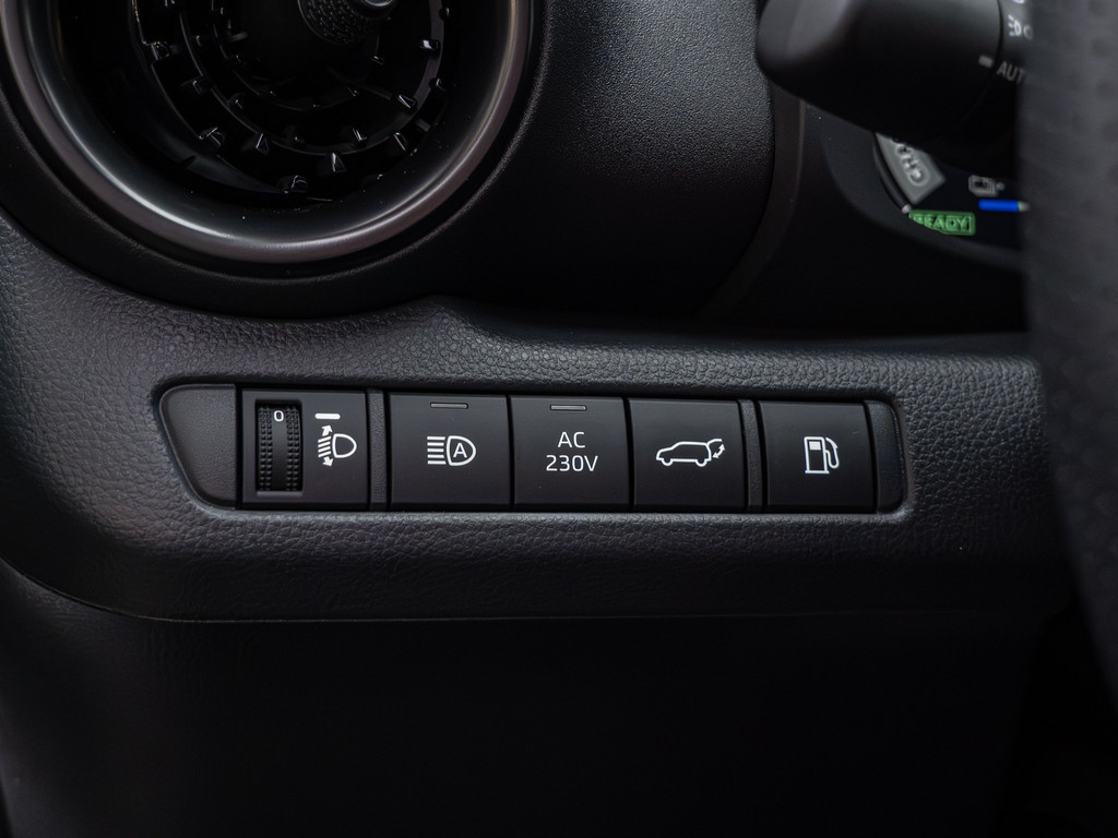 Fahrzeugansicht TOYOTA C-HR 2.0 Plug-In Hybrid FWD GR Sport - Bild 35