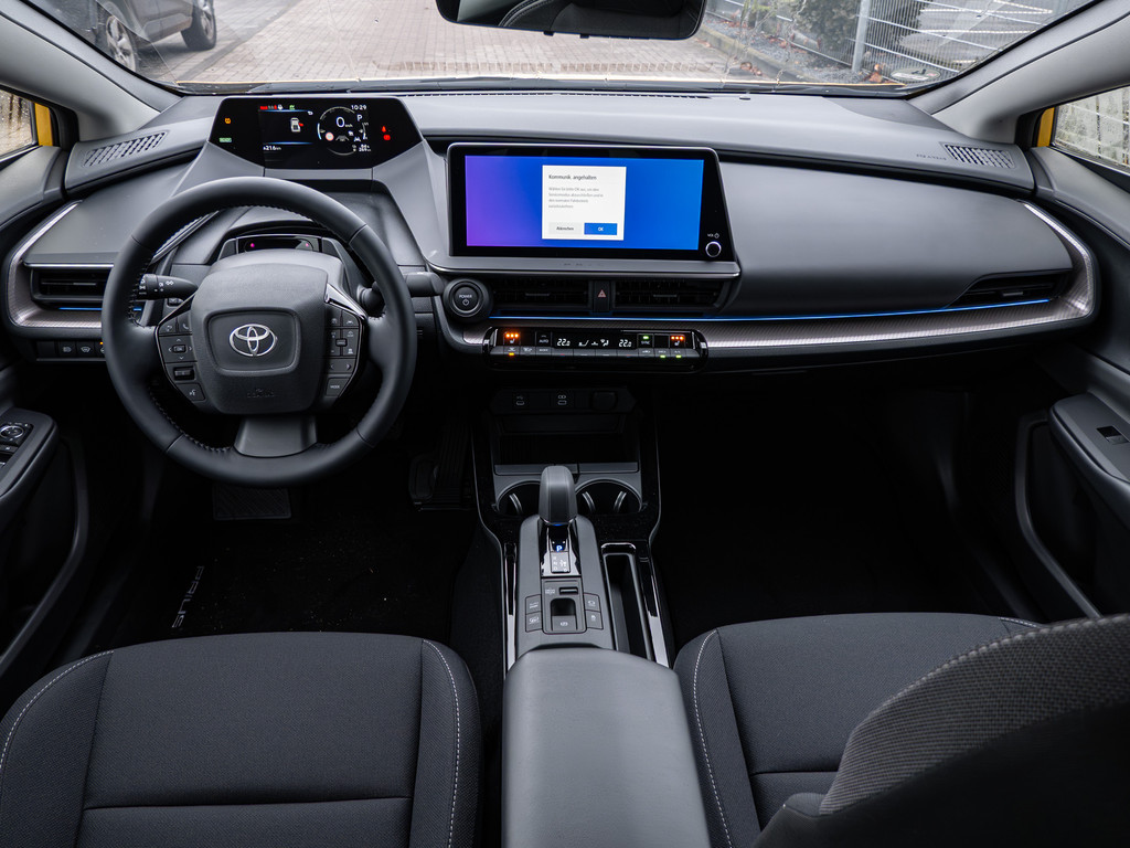 Fahrzeugansicht TOYOTA Prius Plug-in Hybrid Executive - Bild 2