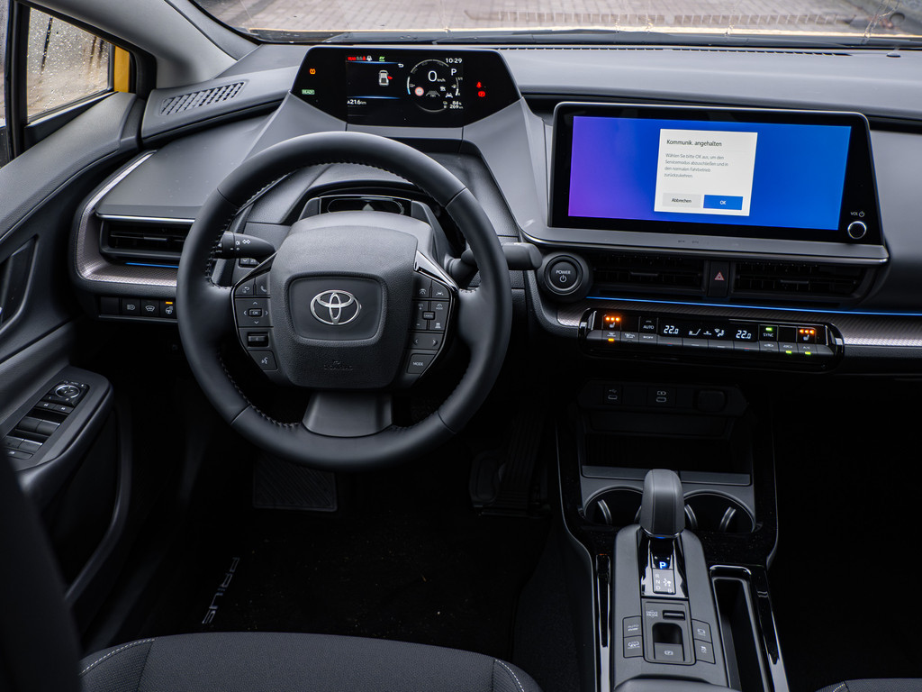 Fahrzeugansicht TOYOTA Prius Plug-in Hybrid Executive - Bild 3