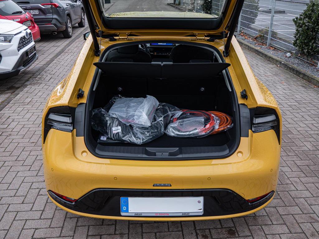 Fahrzeugansicht TOYOTA Prius Plug-in Hybrid Executive - Bild 5