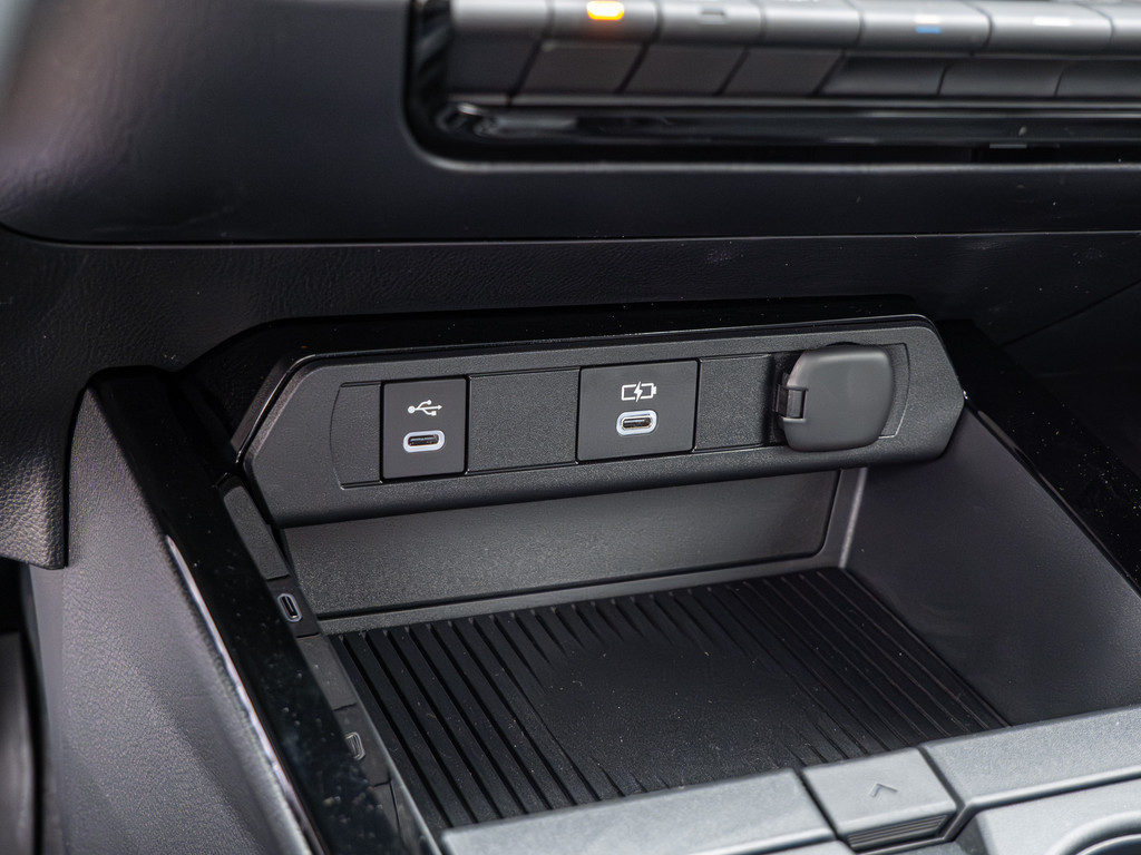 Fahrzeugansicht TOYOTA Prius Plug-in Hybrid Executive - Bild 19