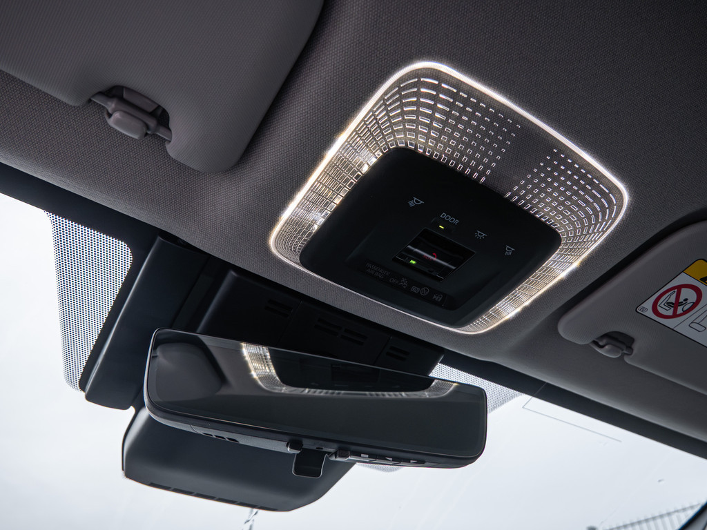 Fahrzeugansicht TOYOTA Prius Plug-in Hybrid Executive - Bild 22