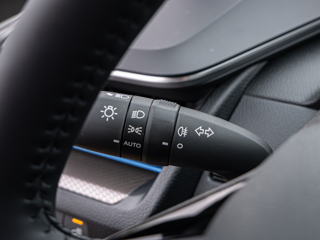 Fahrzeugansicht TOYOTA Prius Plug-in Hybrid Executive - Bild 26