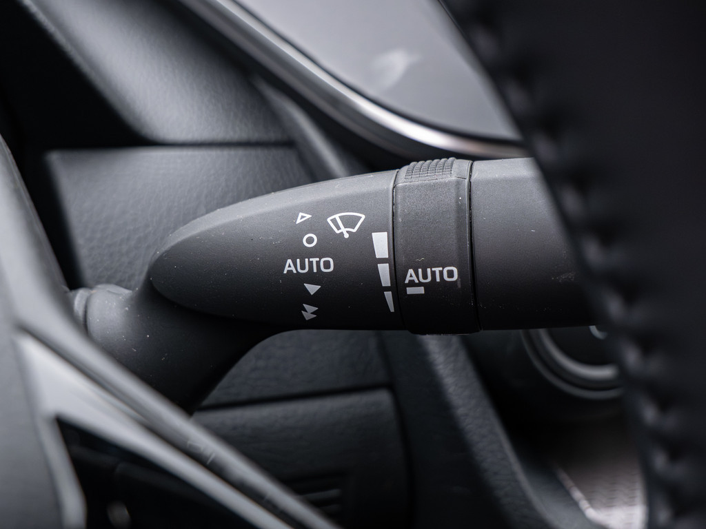 Fahrzeugansicht TOYOTA Prius Plug-in Hybrid Executive - Bild 27