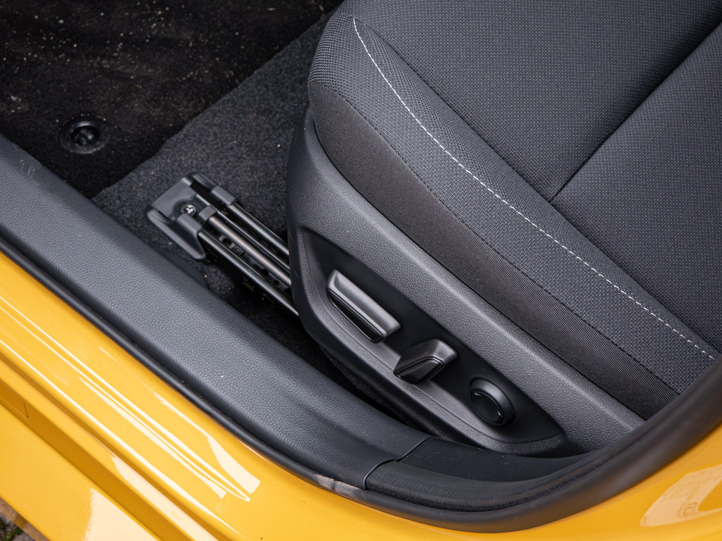 Fahrzeugansicht TOYOTA Prius Plug-in Hybrid Executive - Bild 35