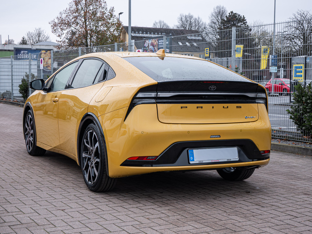 Fahrzeugansicht TOYOTA Prius Plug-in Hybrid Executive - Bild 40