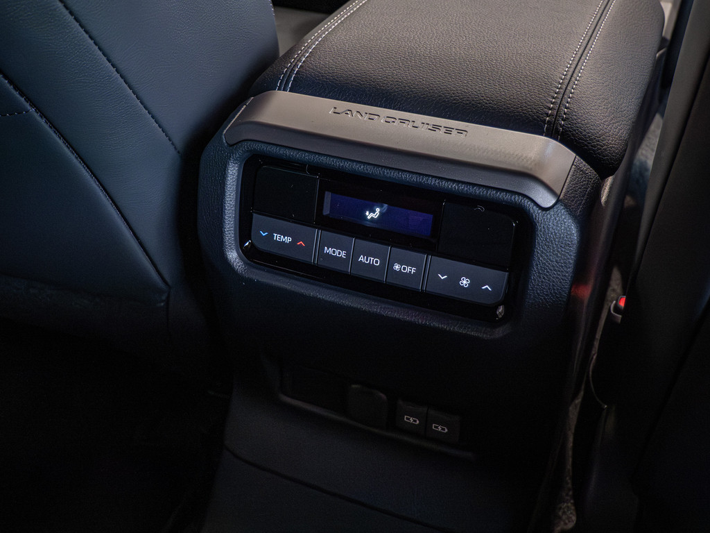 Fahrzeugansicht TOYOTA Land Cruiser 2.8 D-4D Executive - Bild 3