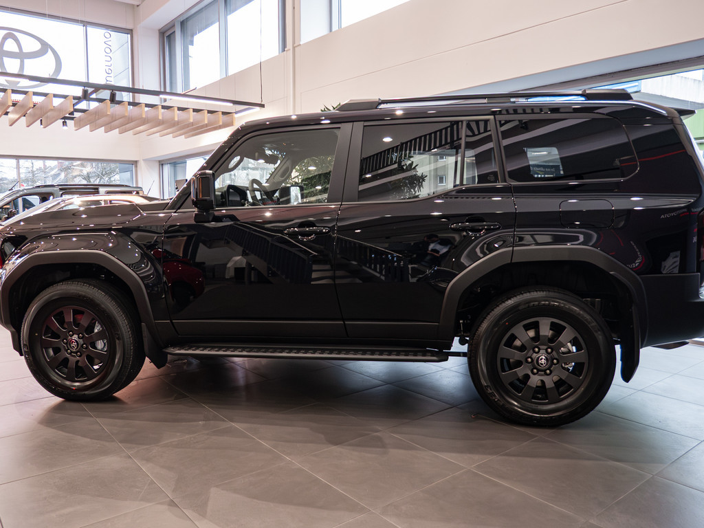 Fahrzeugansicht TOYOTA Land Cruiser 2.8 D-4D Executive - Bild 23