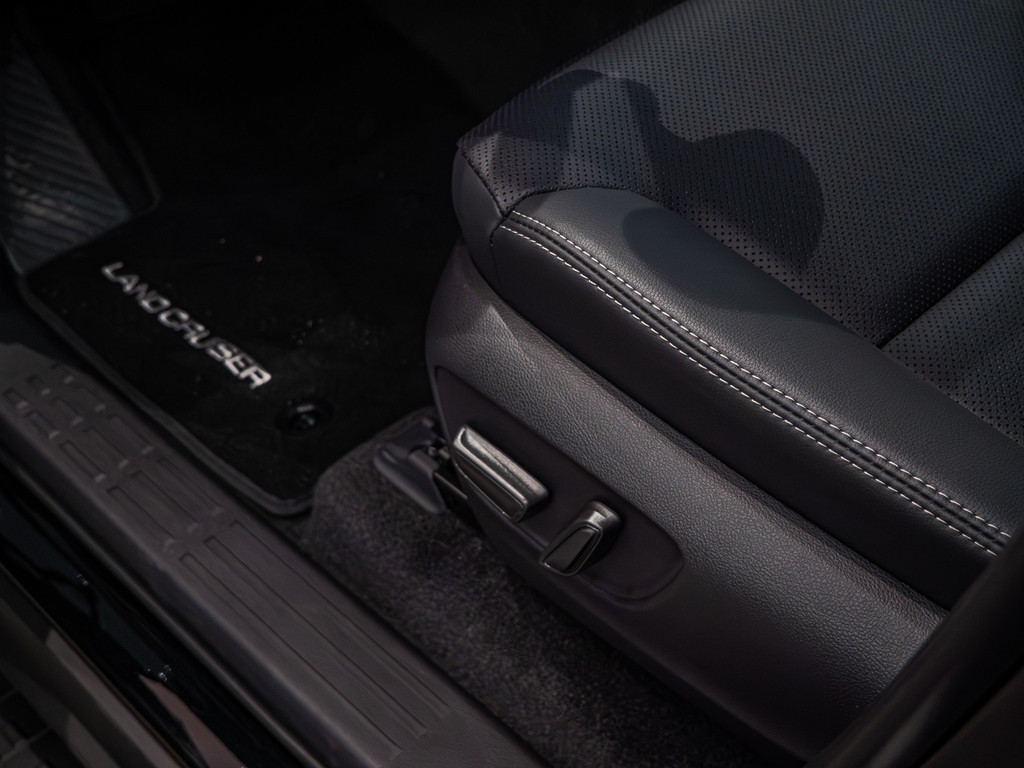 Fahrzeugansicht TOYOTA Land Cruiser 2.8 D-4D Executive - Bild 39