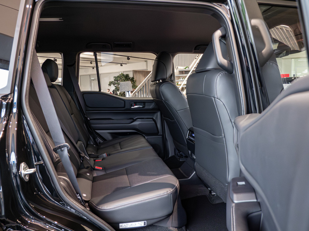 Fahrzeugansicht TOYOTA Land Cruiser 2.8 D-4D Executive - Bild 46