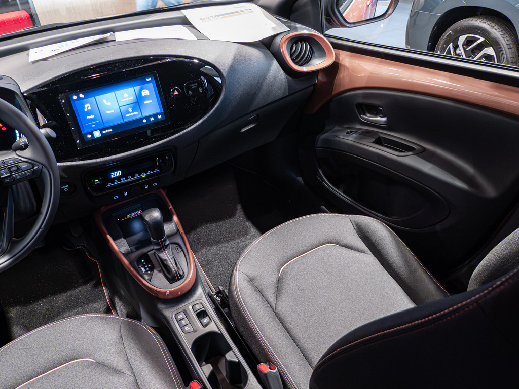 Fahrzeugansicht TOYOTA Aygo X Hybrid Teamplayer - Bild 8