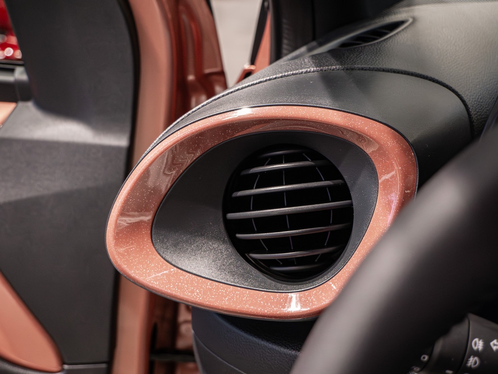 Fahrzeugansicht TOYOTA Aygo X Hybrid Teamplayer - Bild 30