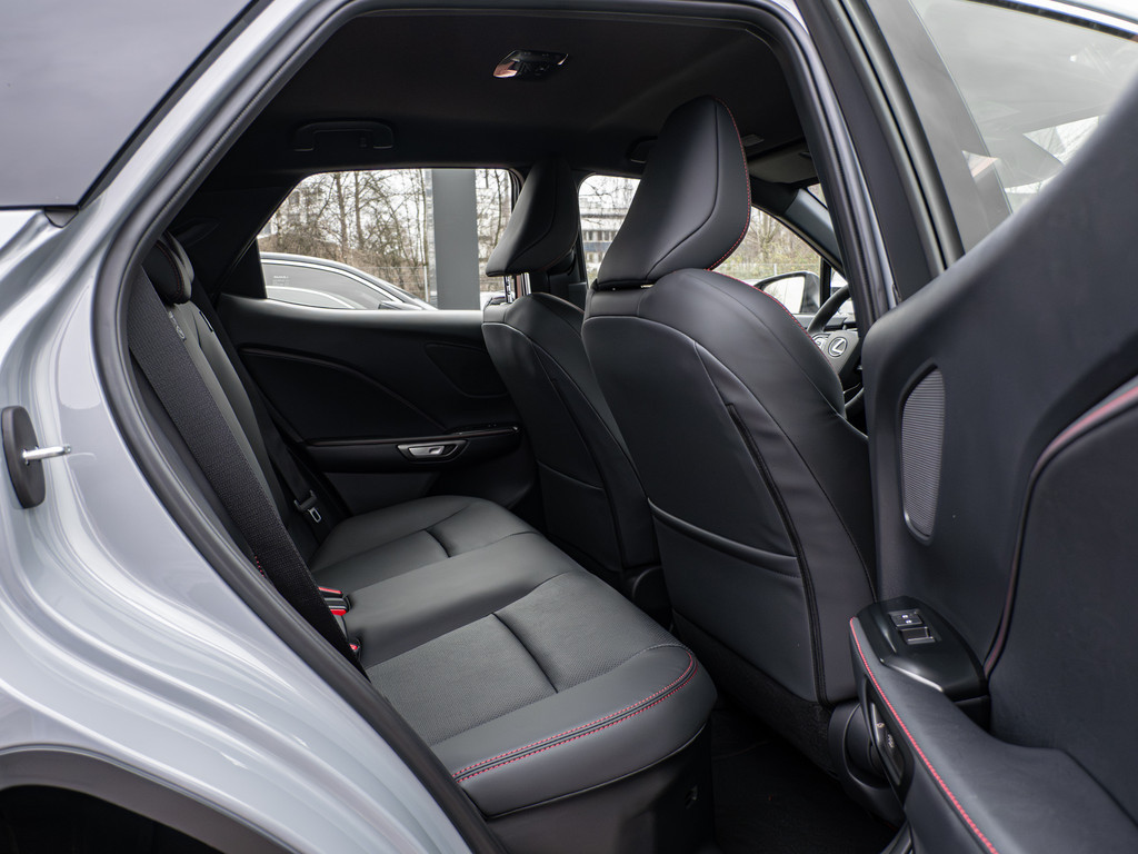 Fahrzeugansicht LEXUS LBX Elegant Black Ed. - Bild 5