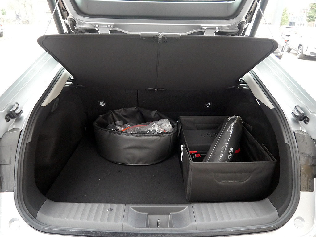 Fahrzeugansicht TOYOTA Prius 2.0 Plug-in Hybrid Executive - Bild 2