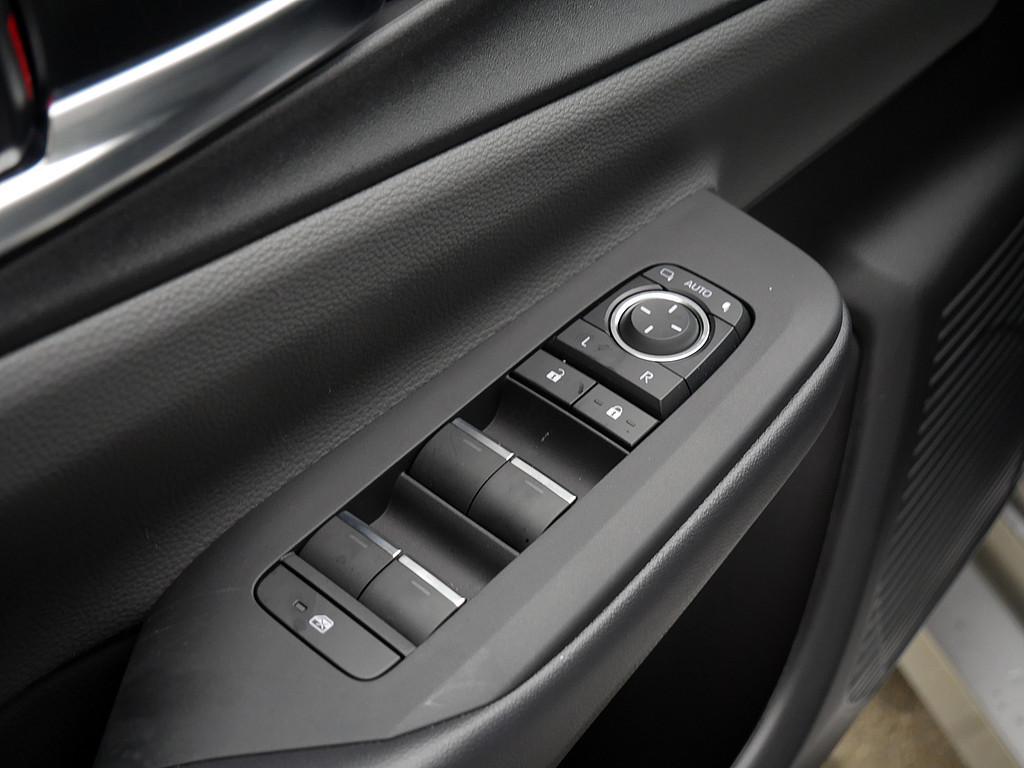 Fahrzeugansicht TOYOTA Prius 2.0 Plug-in Hybrid Executive - Bild 8