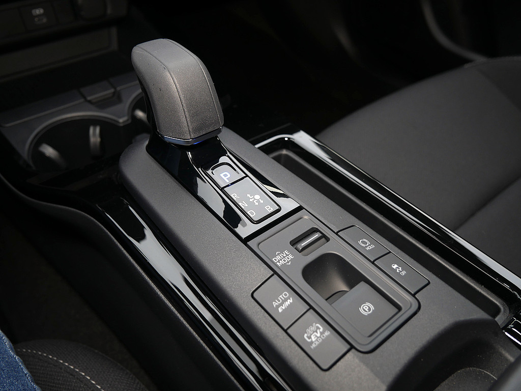 Fahrzeugansicht TOYOTA Prius 2.0 Plug-in Hybrid Executive - Bild 19