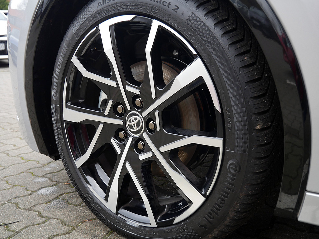 Fahrzeugansicht TOYOTA Prius 2.0 Plug-in Hybrid Executive - Bild 6