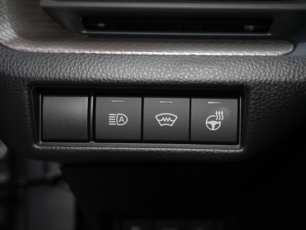 Fahrzeugansicht TOYOTA Prius 2.0 Plug-in Hybrid Executive - Bild 28