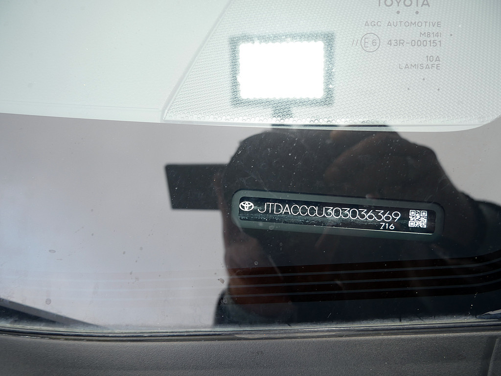 Fahrzeugansicht TOYOTA Prius 2.0 Plug-in Hybrid Executive - Bild 33