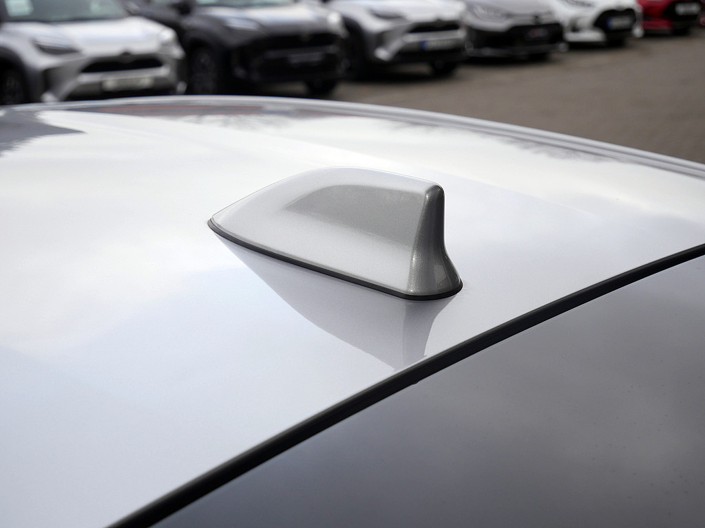 Fahrzeugansicht TOYOTA Prius 2.0 Plug-in Hybrid Executive - Bild 35