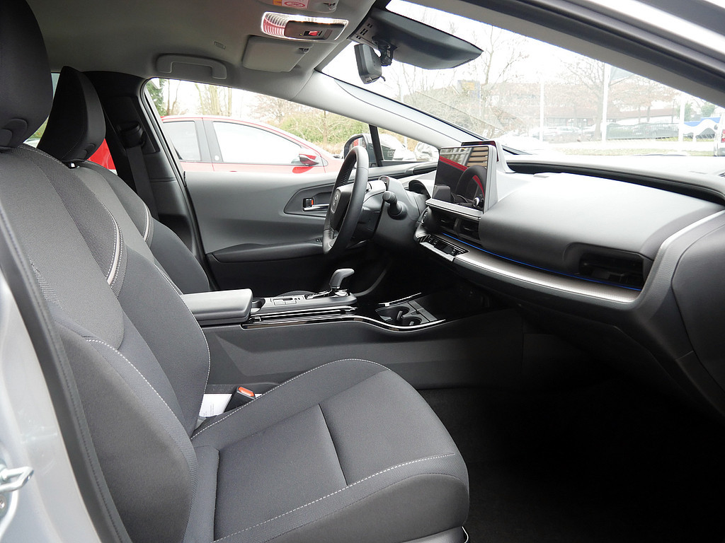 Fahrzeugansicht TOYOTA Prius 2.0 Plug-in Hybrid Executive - Bild 37