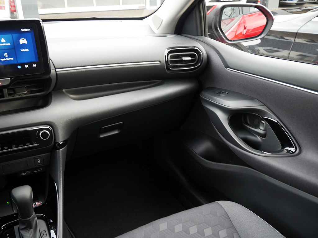 Fahrzeugansicht TOYOTA Yaris Hybrid 1.5 VVT-iE Teamplayer - Bild 3