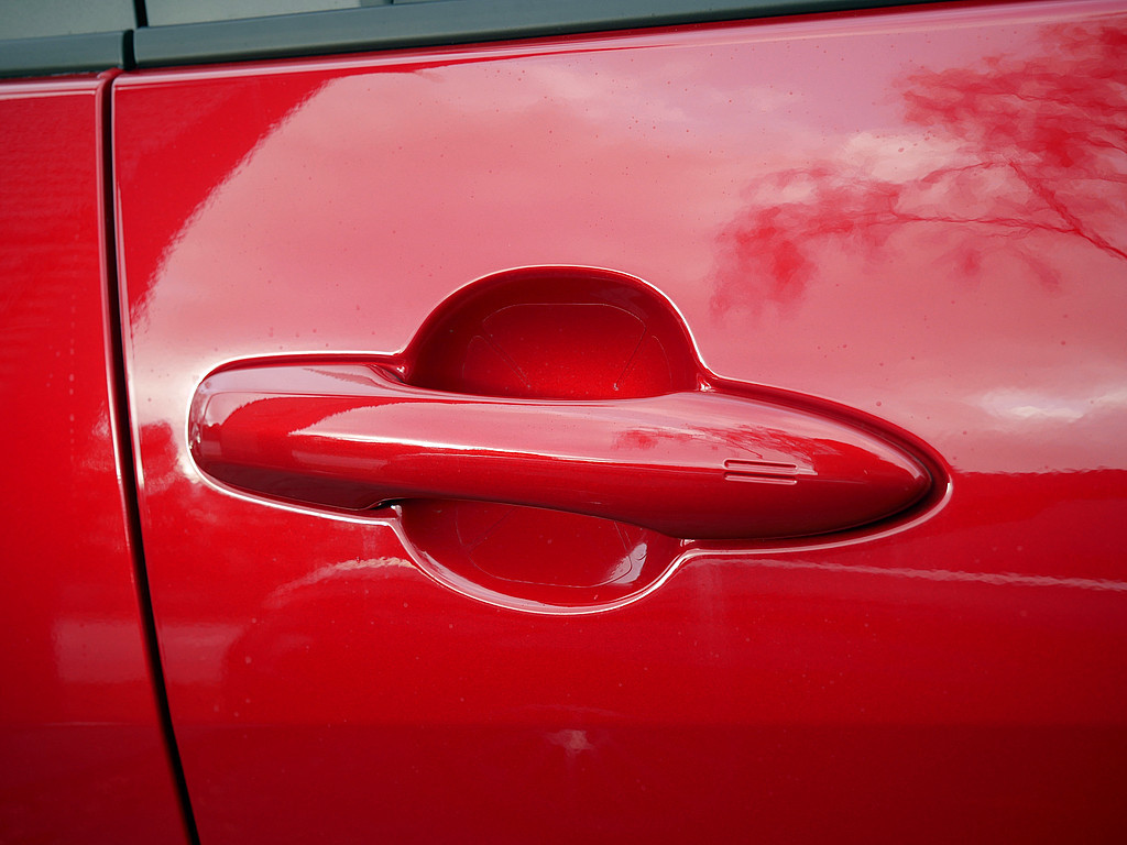 Fahrzeugansicht TOYOTA Yaris Hybrid 1.5 VVT-iE Teamplayer - Bild 4