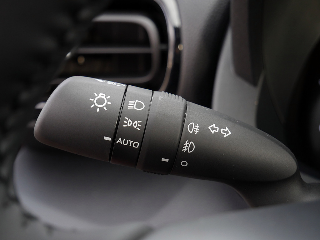 Fahrzeugansicht TOYOTA Yaris Hybrid 1.5 VVT-iE Teamplayer - Bild 21