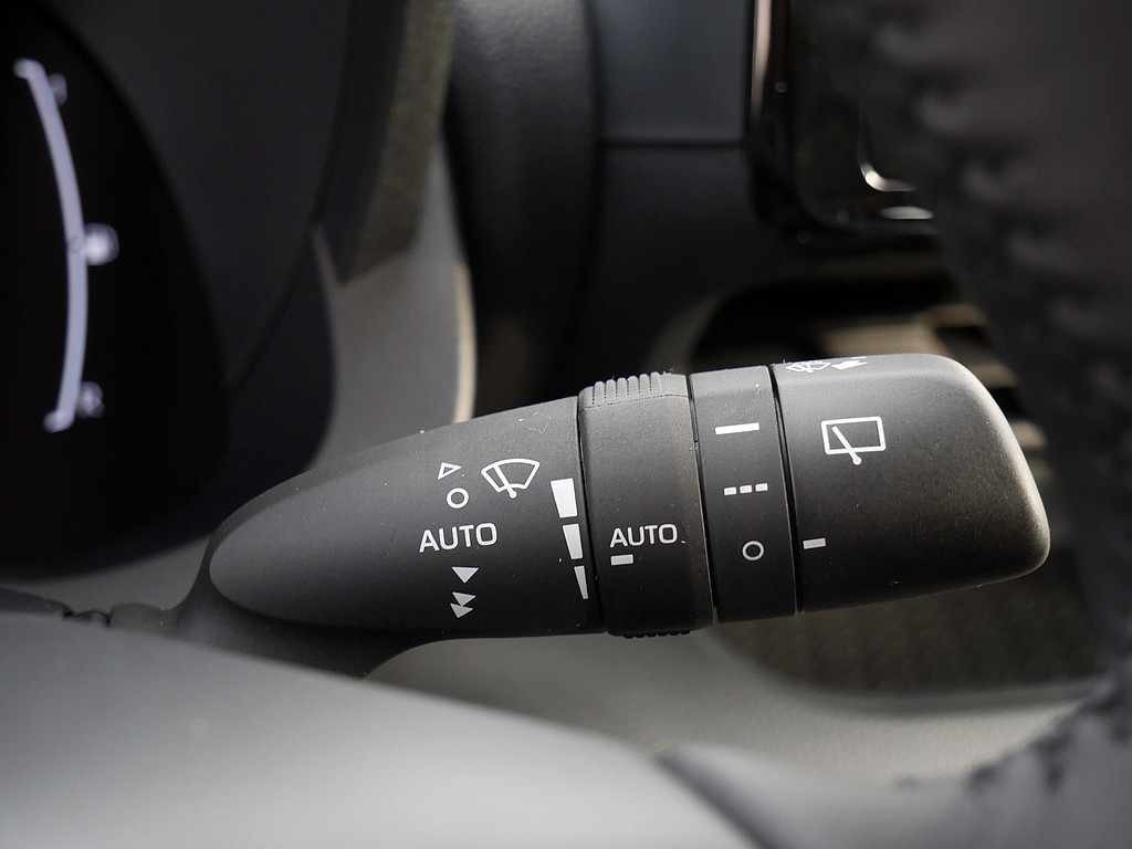 Fahrzeugansicht TOYOTA Yaris Hybrid 1.5 VVT-iE Teamplayer - Bild 22