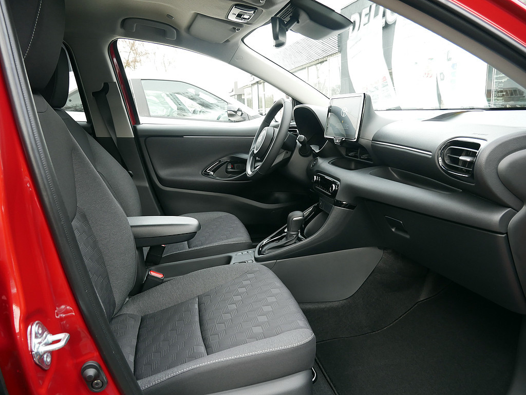 Fahrzeugansicht TOYOTA Yaris Hybrid 1.5 VVT-iE Teamplayer - Bild 36